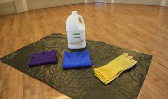 木地板打蠟1.png 木地板打蠟1.png